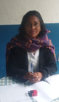 Elisangela, assistente social